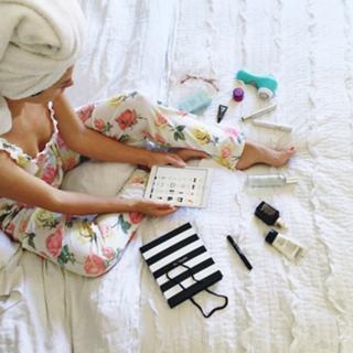Jillian Harris feet photo thumbnail