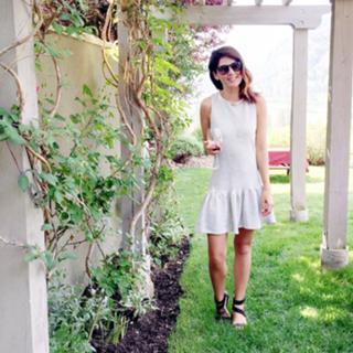 Jillian Harris feet photo thumbnail