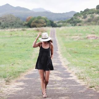 Jillian Harris feet photo thumbnail