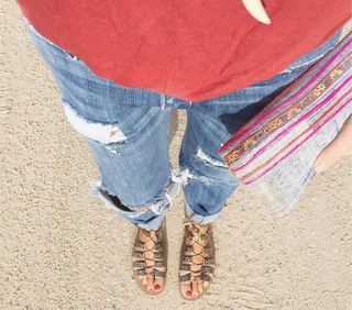 Jillian Harris feet photo thumbnail