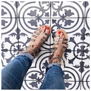 Jillian Harris feet photo thumbnail