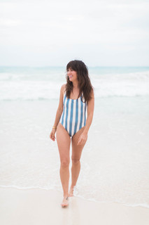 Jillian Harris feet photo thumbnail