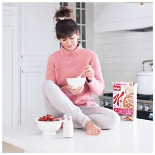 Jillian Harris feet photo thumbnail