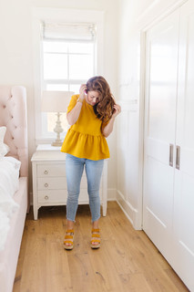 Jillian Harris feet photo thumbnail
