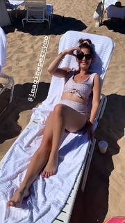 Jillian Harris feet photo thumbnail