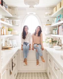 Jillian Harris feet photo thumbnail