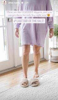 Jillian Harris feet photo thumbnail