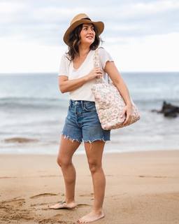 Jillian Harris feet photo thumbnail