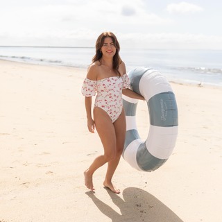 Jillian Harris feet photo thumbnail