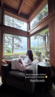 Jillian Harris feet photo 3