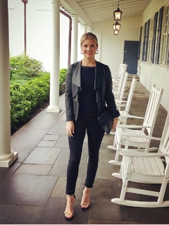 Jillian Mele feet photo thumbnail