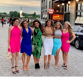 Jillian Mele feet photo thumbnail