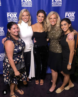 Jillian Mele feet photo thumbnail