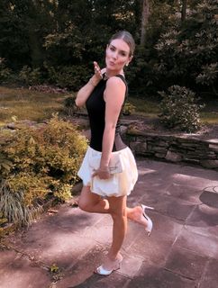 Jillian Mele feet photo thumbnail