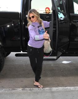 Jillian Michaels feet photo thumbnail