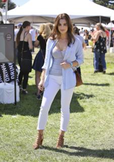 Jillian Murray feet photo thumbnail