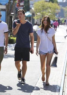 Jillian Murray feet photo thumbnail
