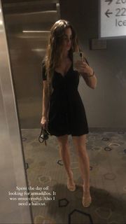 Jillian Murray feet photo thumbnail