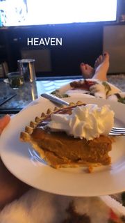 Jillian Murray feet photo thumbnail