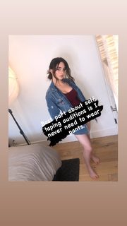 Jillian Murray feet photo thumbnail
