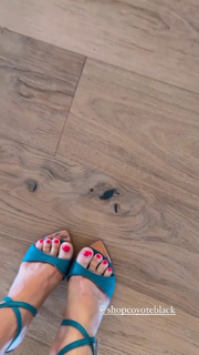 Jillian Murray feet photo thumbnail