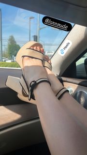 Jillian Murray feet photo thumbnail