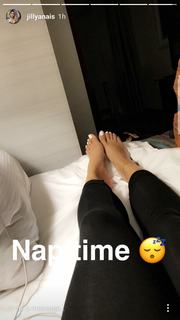 Jilly Anais feet photo thumbnail