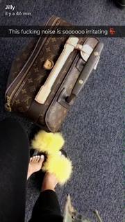 Jilly Anais feet photo thumbnail