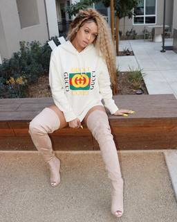 Jilly Anais feet photo thumbnail