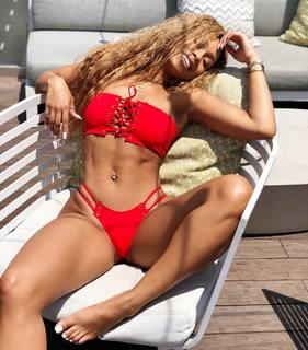 Jilly Anais feet photo thumbnail