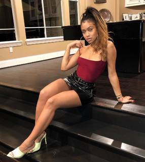 Jilly Anais feet photo thumbnail