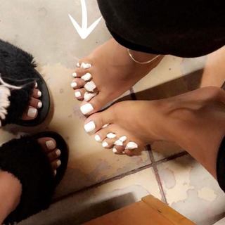 Jilly Anais feet photo thumbnail