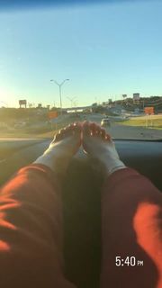 Jilly Anais feet photo thumbnail