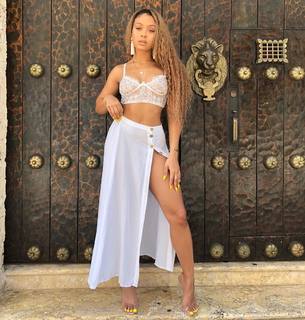 Jilly Anais feet photo thumbnail