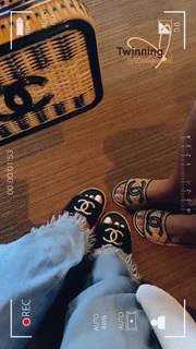 Jilly Anais feet photo thumbnail