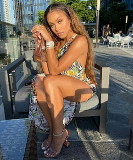 Jilly Anais feet photo thumbnail