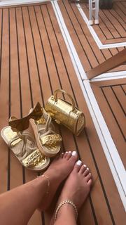 Jilly Anais feet photo thumbnail