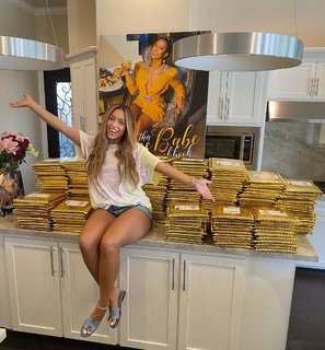 Jilly Anais feet photo thumbnail