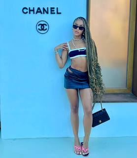 Jilly Anais feet photo thumbnail