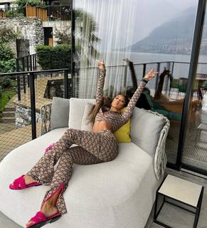 Jilly Anais feet photo thumbnail