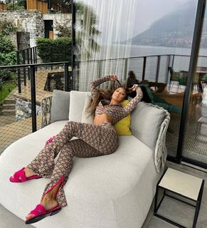 Jilly Anais feet photo thumbnail