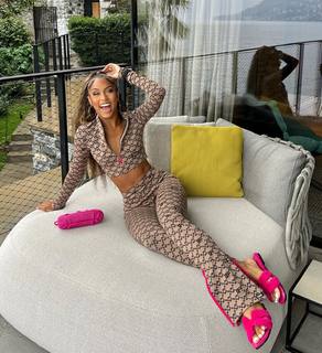 Jilly Anais feet photo thumbnail