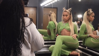 Jilly Anais feet photo thumbnail