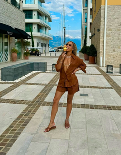 Jilly Anais feet photo thumbnail