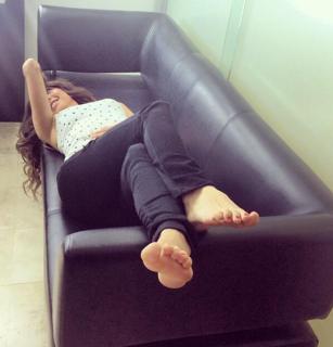 Jimena Sánchez feet photo thumbnail