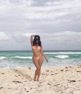 Jimena Sánchez feet photo thumbnail