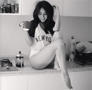 Jimena Sánchez feet photo thumbnail