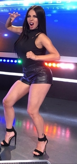 Jimena Sánchez feet photo thumbnail