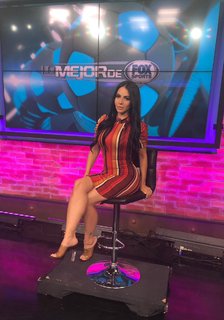 Jimena Sánchez feet photo thumbnail