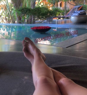 Jimena Sánchez feet photo thumbnail